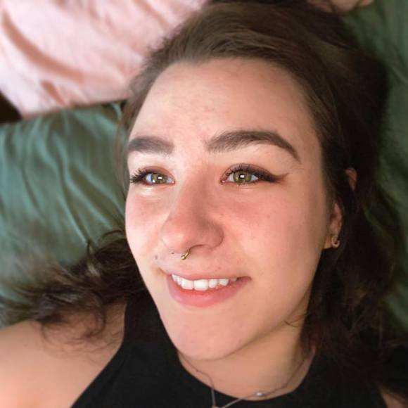 Meet your Posher, Alissa - Picture 1 of 1